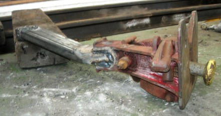 Image:- Allen coupler with swan neck drwabar, welded into back