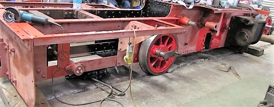 image:- Driving Wheels fitted to O&K 7529